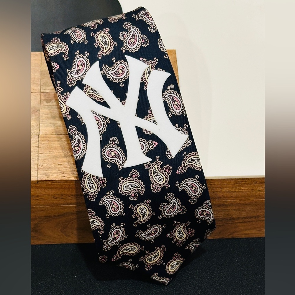 Vintage Pure Silk Navy Paisley Pattern Mens Neck Tie By LDM